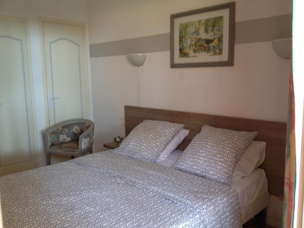 Hotel De La Mer La Croix-Valmer Bagian luar foto