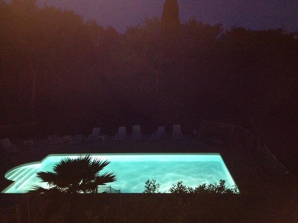 Hotel De La Mer La Croix-Valmer Bagian luar foto