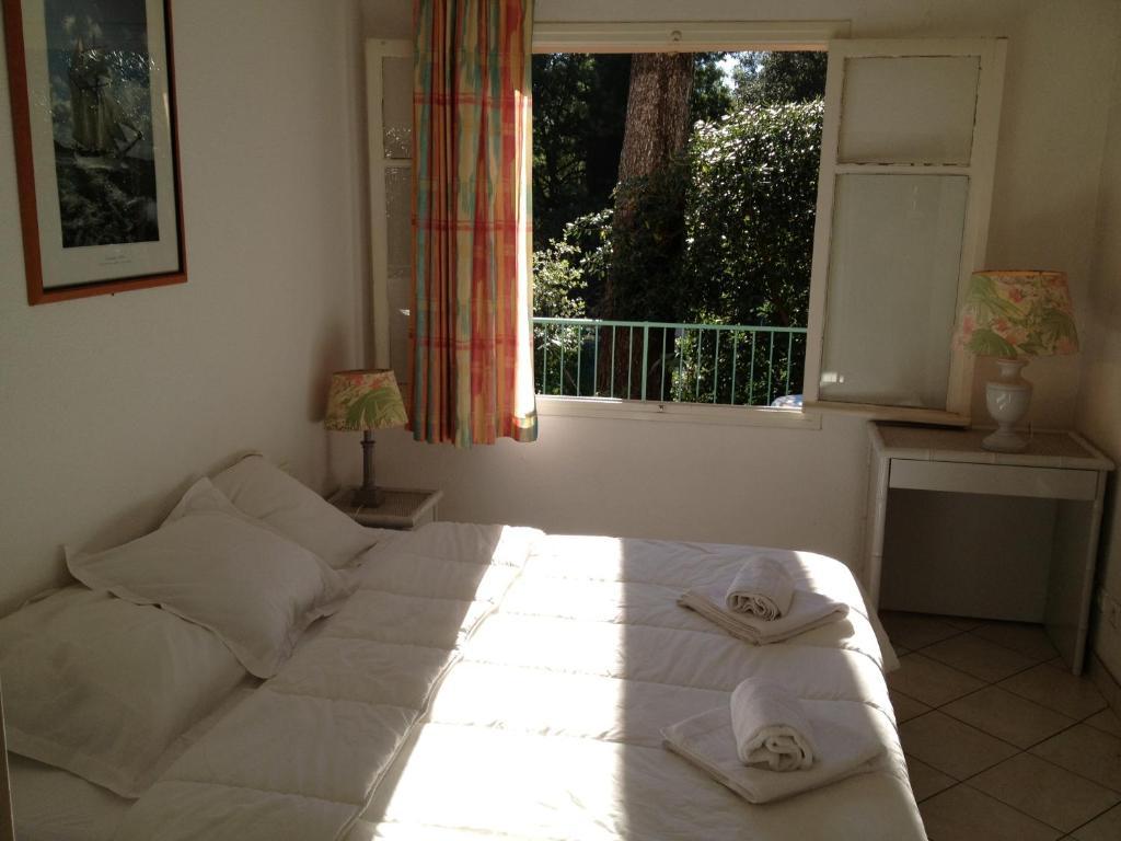 Hotel De La Mer La Croix-Valmer Bagian luar foto