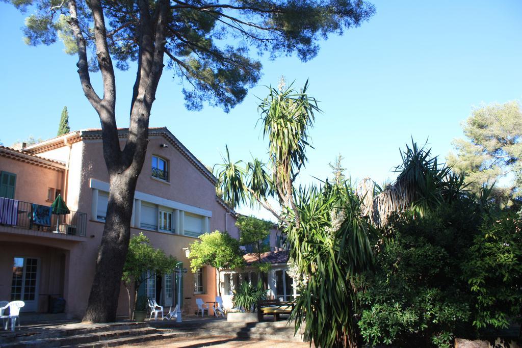 Hotel De La Mer La Croix-Valmer Bagian luar foto